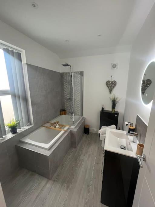 Brand New Stunning Family House Villa Blackpool Exterior photo